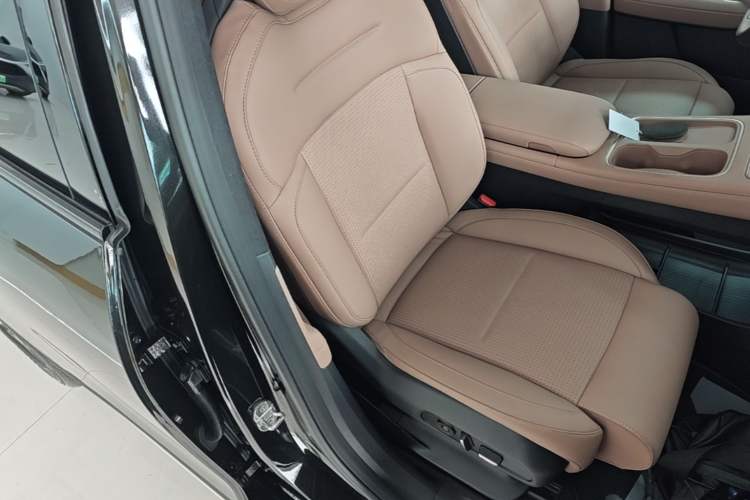 Used Nio ES6 2023 75 kWh Right Front Seat