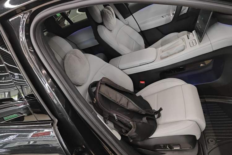 Used Nio ES6 2023 75 kWh Right Front Seat