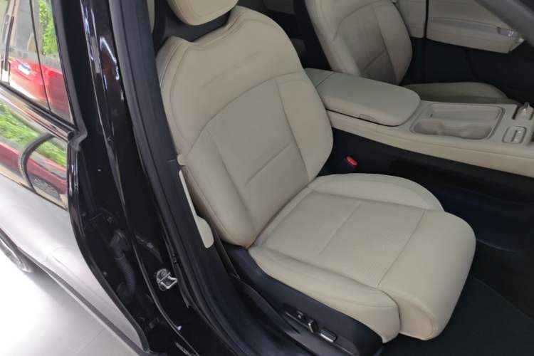 Used Nio ES6 2023 75 kWh Right Front Seat