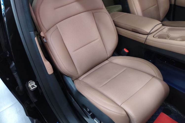 Used Nio ES6 2023 75 kWh Right Front Seat