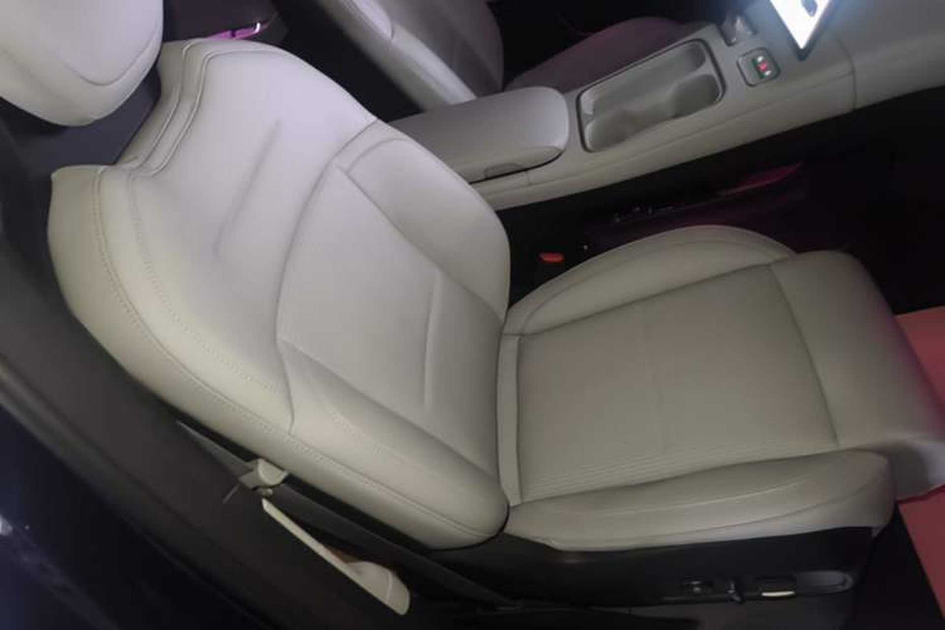 Used Nio ES6 2023 75 kWh Right Front Seat