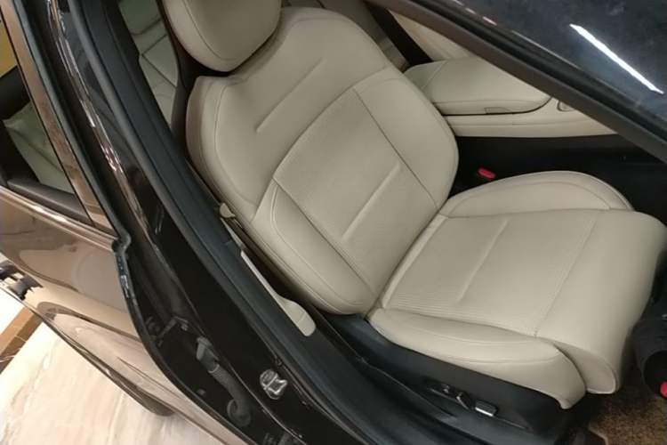 Used Nio ES6 2023 100kWh Right Front Seat