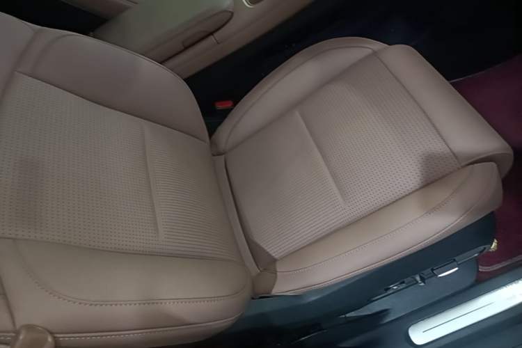 Used Nio ES6 2023 75 kWh Right Front Seat