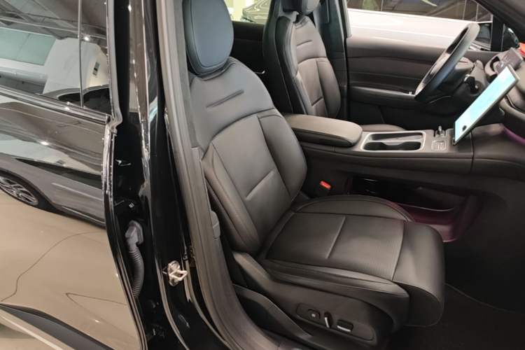 Used Nio ES6 2023 75 kWh Right Front Seat