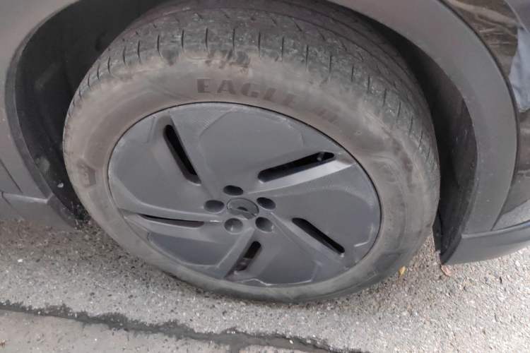 Used Nio ES6 2023 75 kWh Right Front Wheel Hub