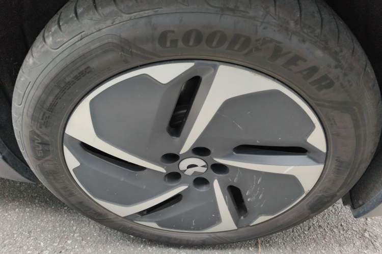 Used Nio ES6 2023 75 kWh Right Front Wheel Hub
