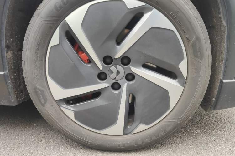 Used Nio ES6 2023 75 kWh Right Front Wheel Hub