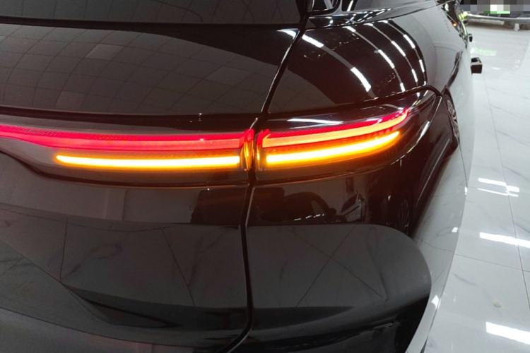 Used Nio ES6 2023 75 kWh Right Rear Taillight