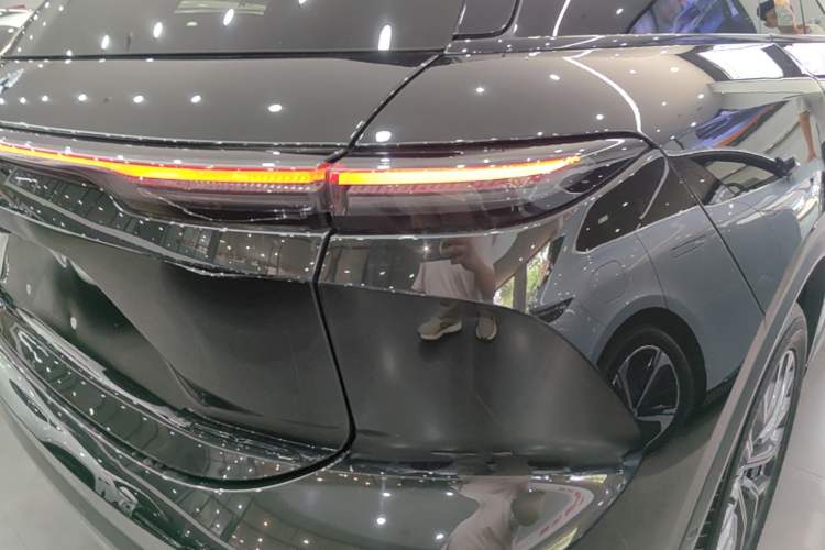 Used Nio ES6 2023 75 kWh Right Rear Taillight