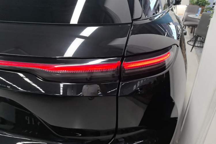 Used Nio ES6 2023 75 kWh Right Rear Taillight