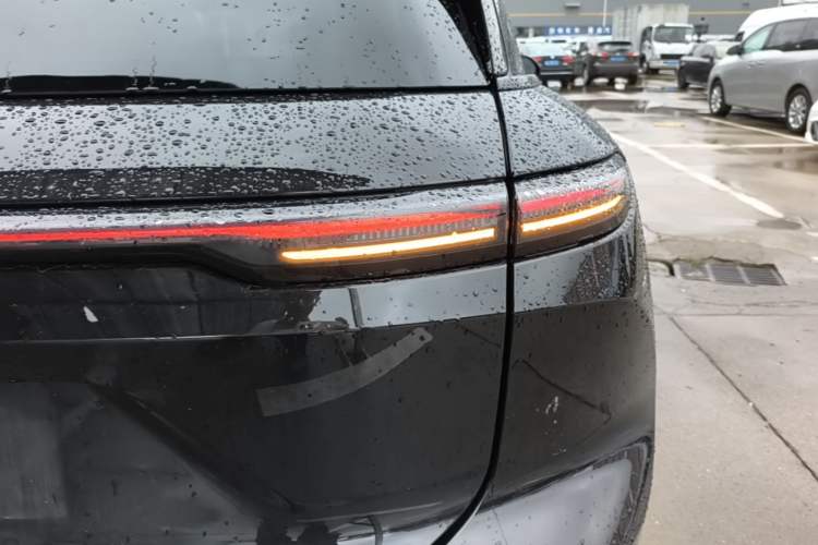 Used Nio ES6 2023 75 kWh Right Rear Taillight