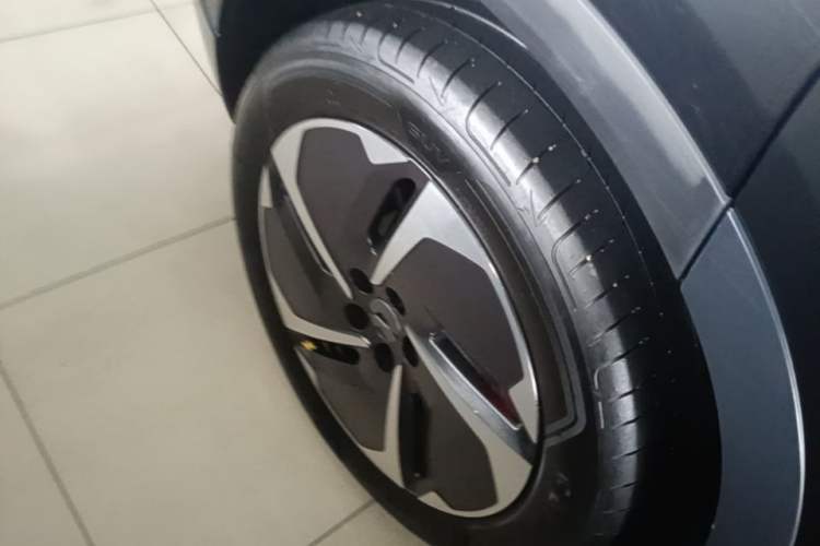 Used Nio ES6 2023 75 kWh Right Rear Wheel Hub