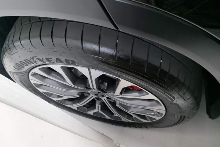 Used Nio ES6 2023 75 kWh Right Rear Wheel Hub
