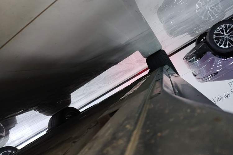 Used Nio ES6 2023 75 kWh Right Side Sill