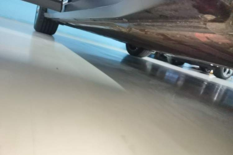Used Nio ES6 2023 75 kWh Right Side Sill