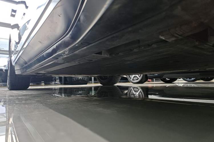 Used Nio ES6 2023 75 kWh Right Side Sill