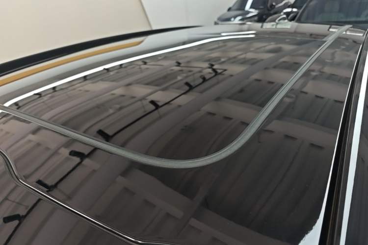 Used Nio ES6 2023 75 kWh Roof