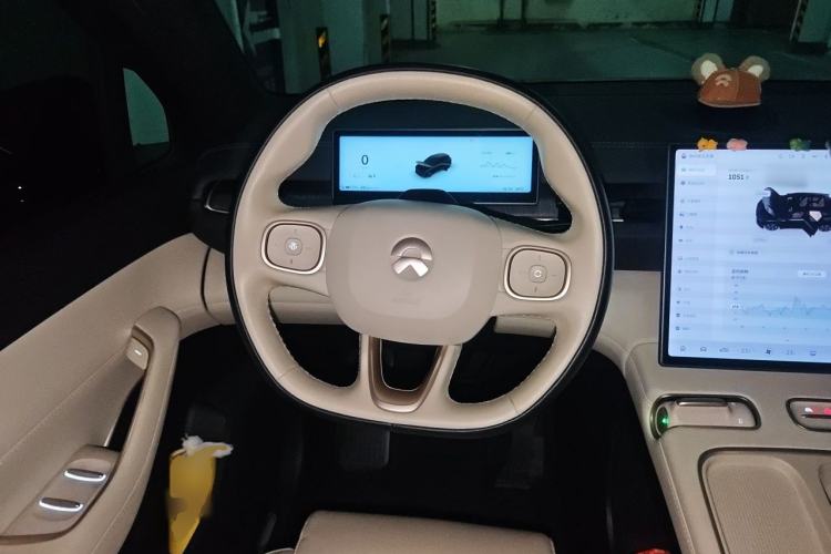 Used Nio ES6 2023 75 kWh Steering Wheel