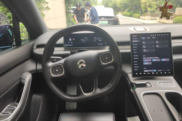 Used Nio ES6 2023 75 kWh Steering Wheel