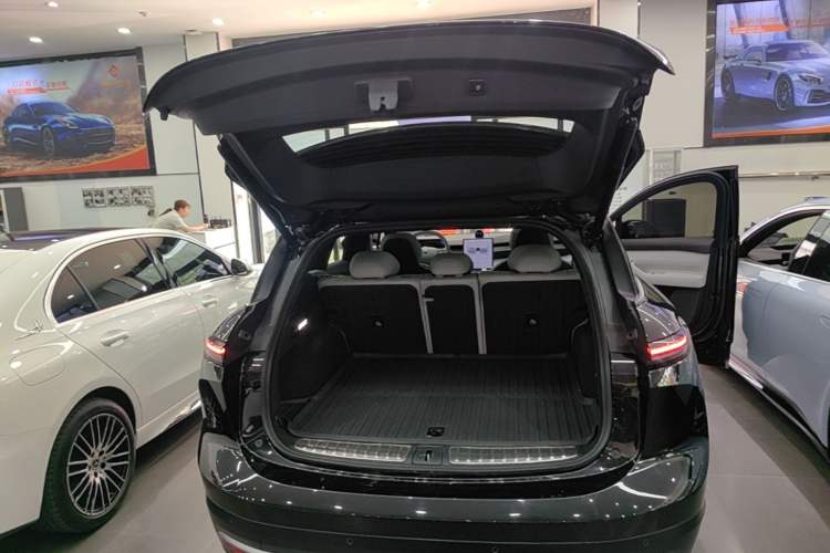 Used Nio ES6 2023 75 kWh Trunk