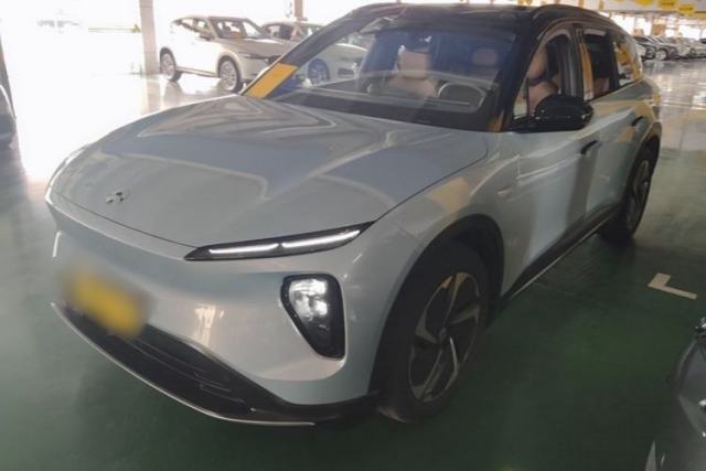 Używany Nio ES6 2023 75 kWh