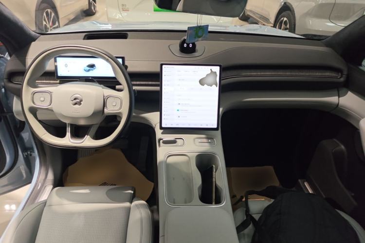 Used Nio ES6 2023 75 kWh Center Console