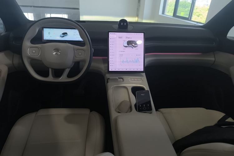 Used Nio ES6 2023 75 kWh Center Console