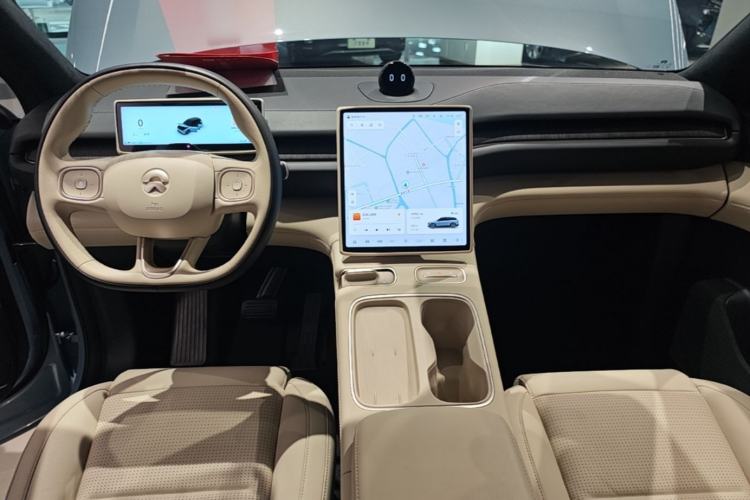 Used Nio ES6 2023 75 kWh Center Console