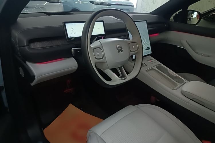 Used Nio ES6 2023 75 kWh Center Console