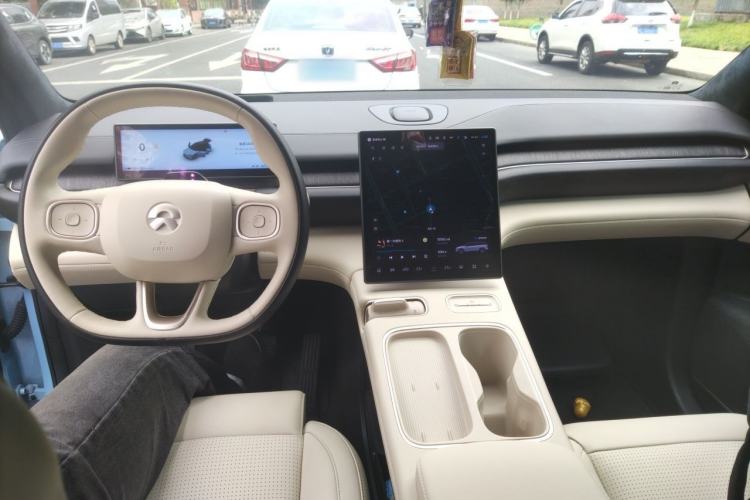 Used Nio ES6 2023 75 kWh Center Console