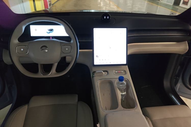 Used Nio ES6 2023 75 kWh Center Console