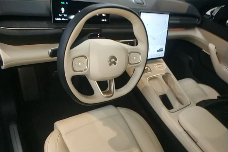 Used Nio ES6 2023 75 kWh Center Console