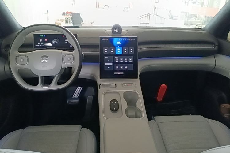 Used Nio ES6 2023 75 kWh Center Console