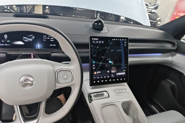 Used Nio ES6 2023 75 kWh Center Console