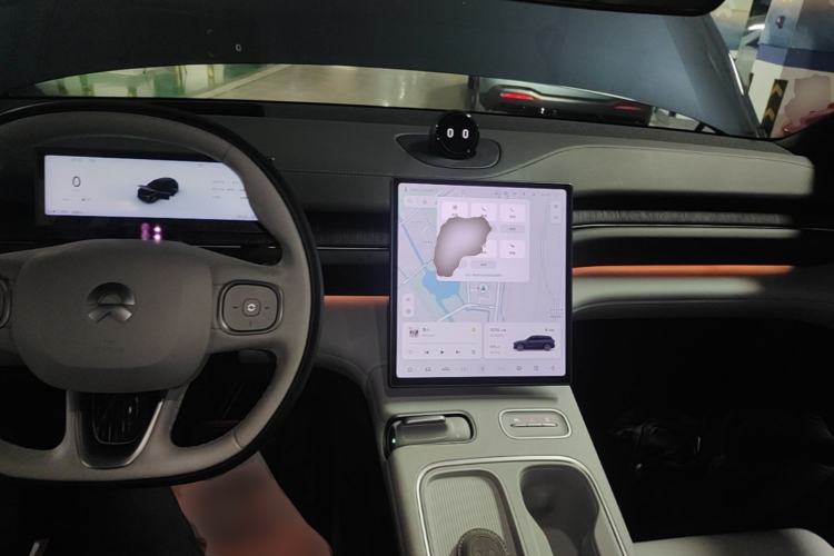 Used Nio ES6 2023 75 kWh Center Console