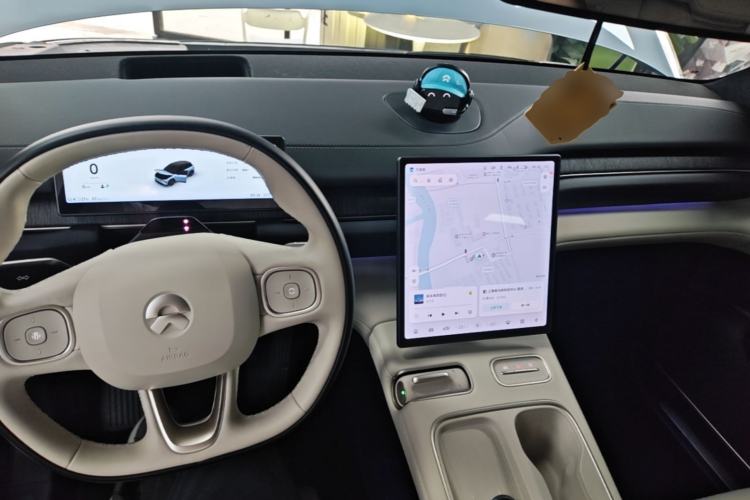 Used Nio ES6 2023 75 kWh Center Console