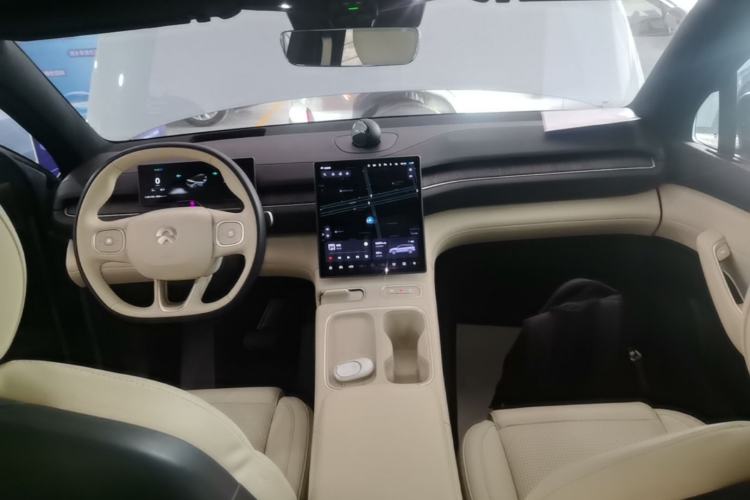 Used Nio ES6 2023 75 kWh Center Console