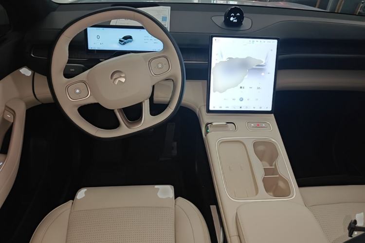 Used Nio ES6 2023 75 kWh Center Console