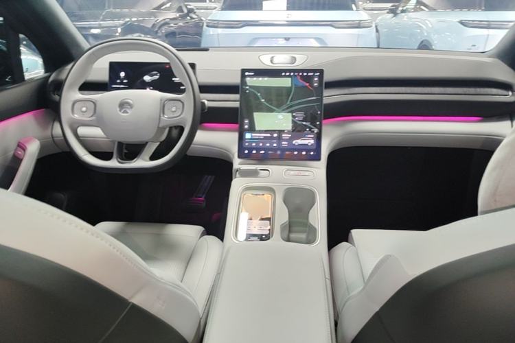 Used Nio ES6 2023 75 kWh Center Console