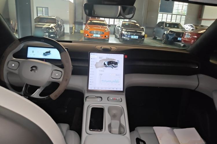 Used Nio ES6 2023 75 kWh Center Console