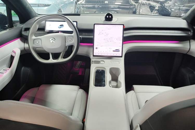 Used Nio ES6 2023 75 kWh Center Console