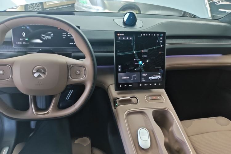 Used Nio ES6 2023 75 kWh Center Console