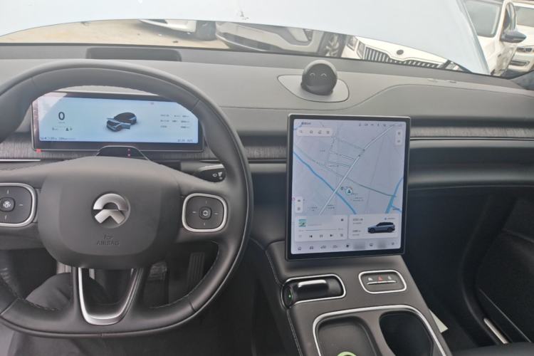 Used Nio ES6 2023 75 kWh Center Console