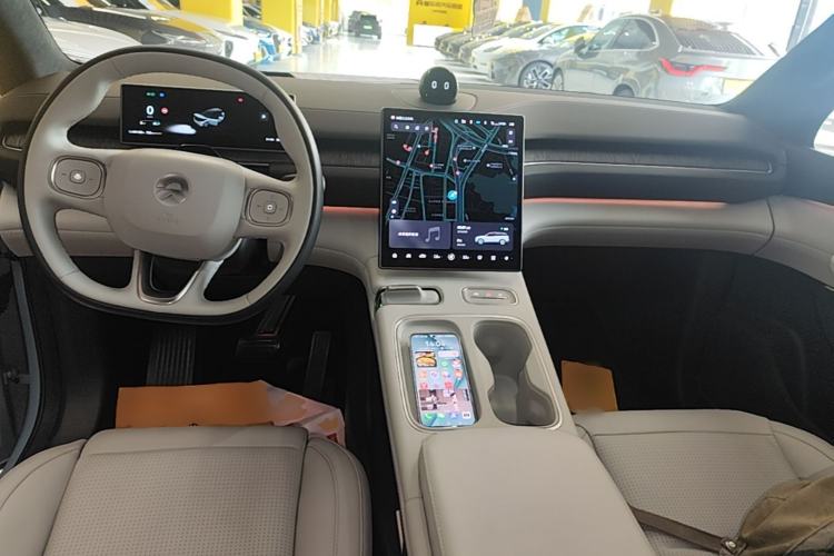 Used Nio ES6 2023 75 kWh Center Console