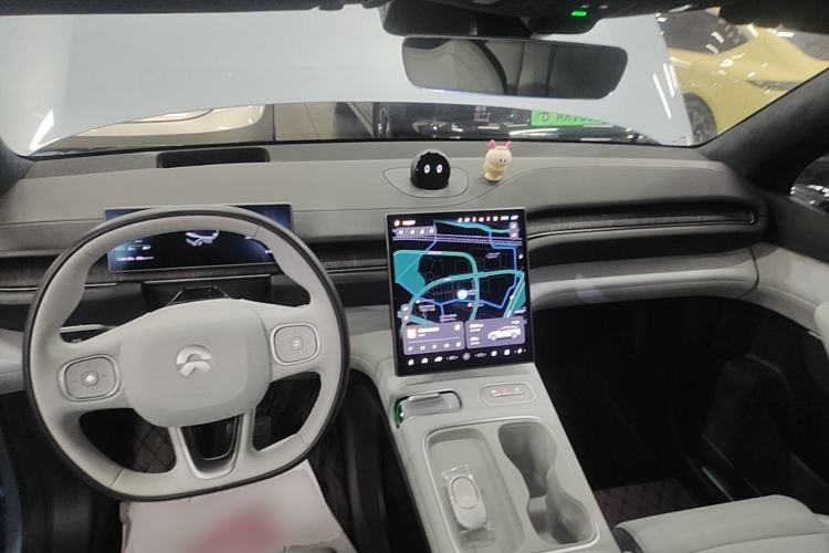 Used Nio ES6 2023 75 kWh Center Console