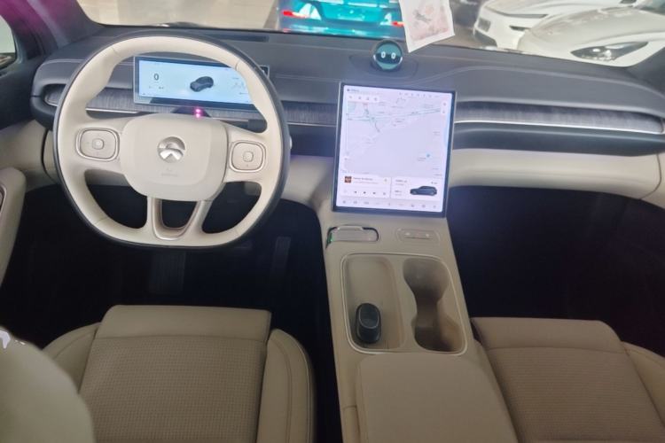 Used Nio ES6 2023 75 kWh Center Console