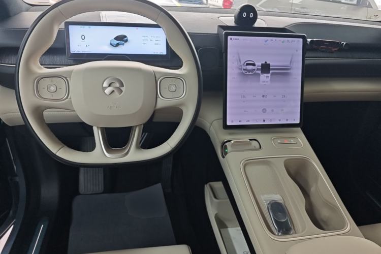 Used Nio ES6 2023 75 kWh Center Console