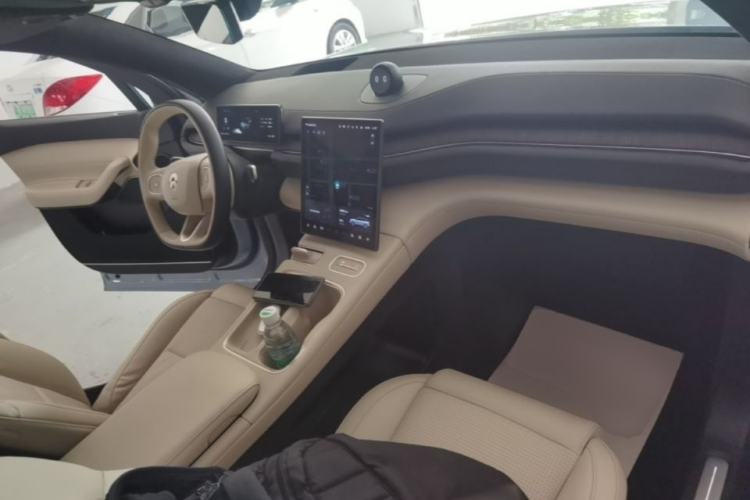 Used Nio ES6 2023 75 kWh Center Console