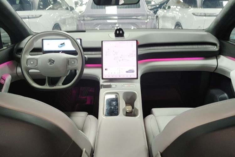 Used Nio ES6 2023 75 kWh Center Console