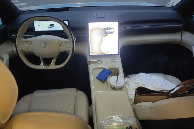 Used Nio ES6 2023 75 kWh Center Console
